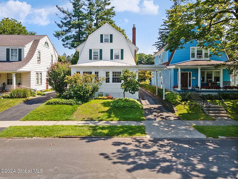 4th image of 47 Euclid Avenue