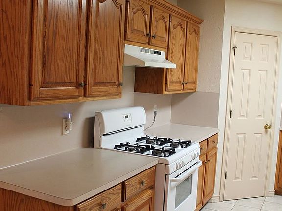 5th image of 3395 Posey St