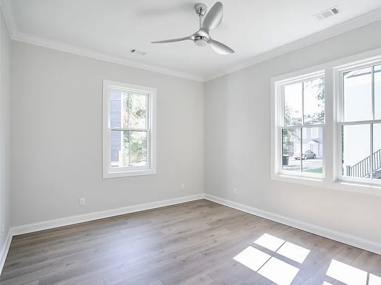 1718 Barnard St #1718 — Photo 50
