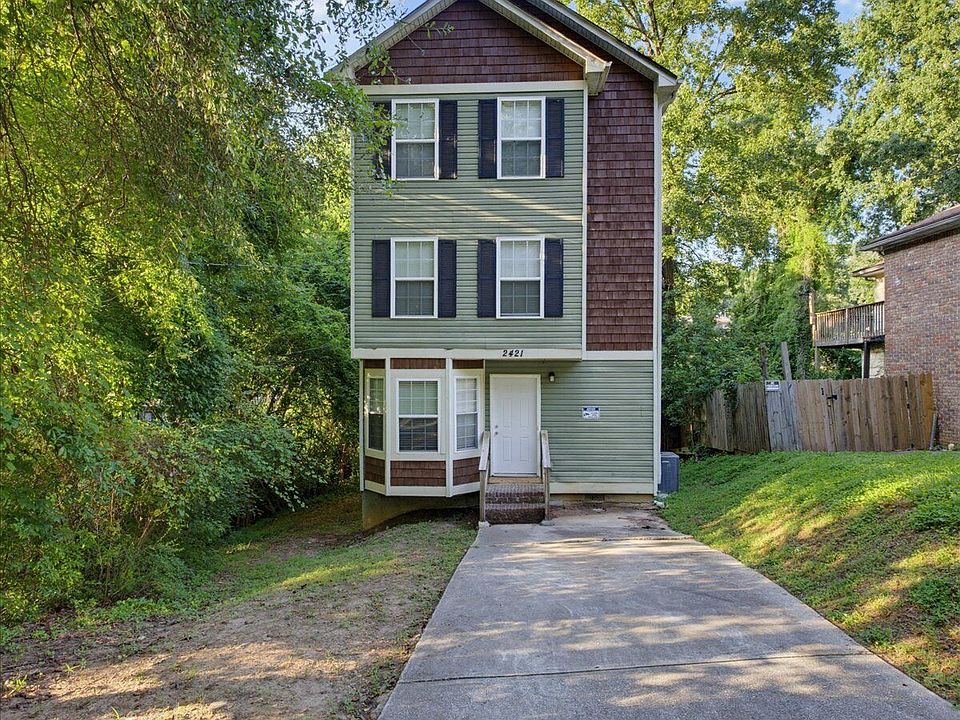 1st image of 2421 2nd St NW