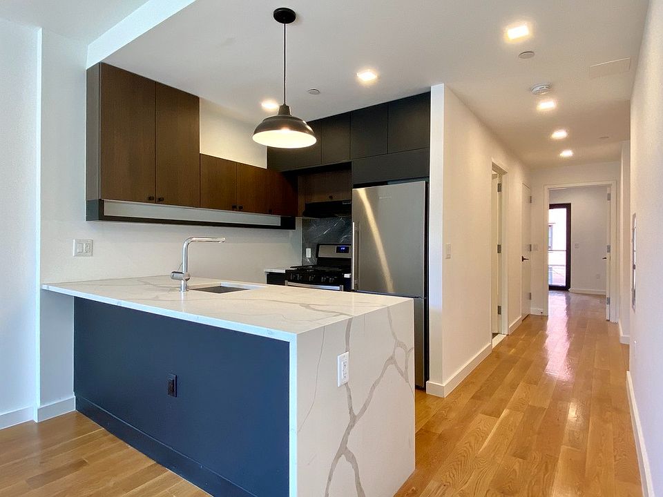 1st image of 25 E 19th St APT 2C