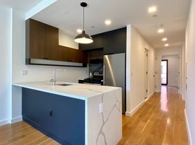 25 E 19th St