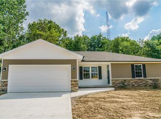 1537 Montego Dr, Springfield, OH 45503