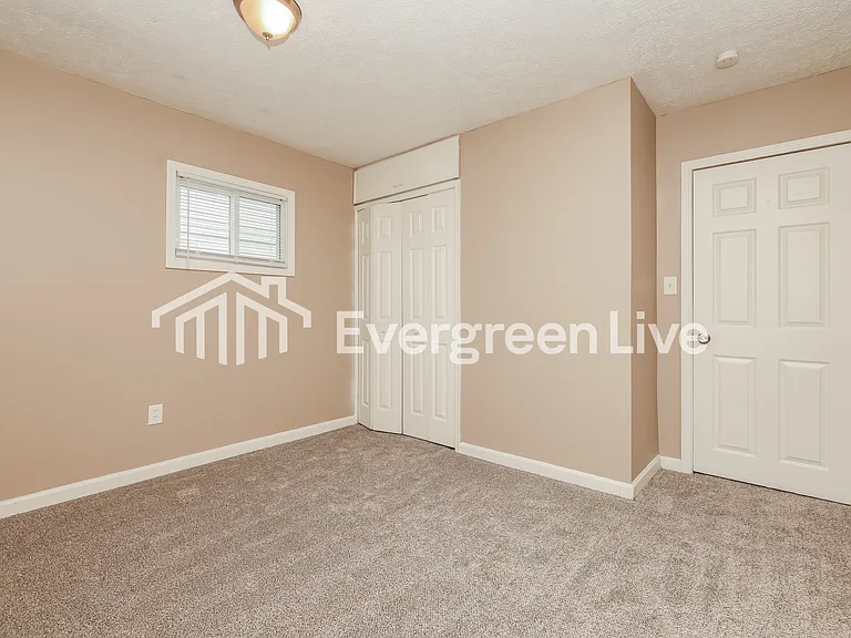 605 Mead Ln — Photo 11