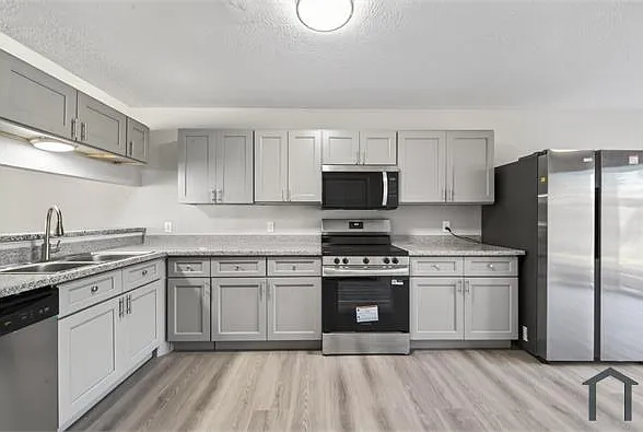 11820 Spring Grove Dr — Photo 17