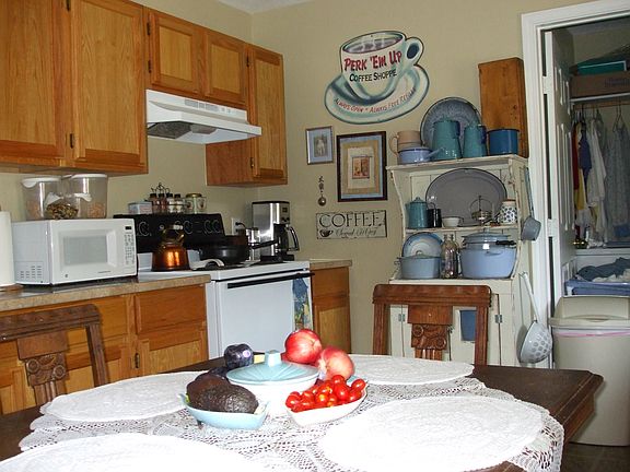 4th image of 11097 Tammy Cir