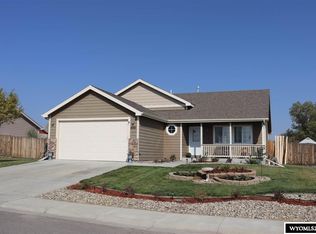 4921 Rimrock Dr, Bar Nunn, WY 82601