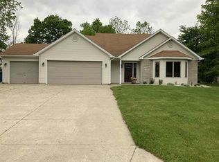 504 Beechwood Dr, Ossian, IN 46777