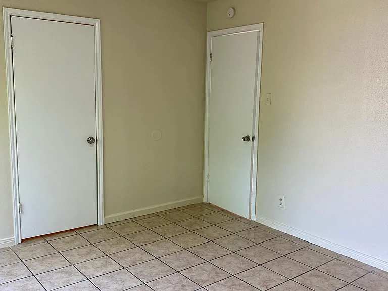 7526 Windsor Oaks — Photo 19