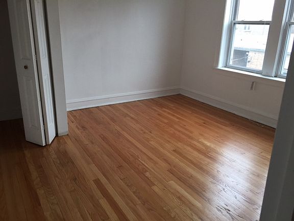 2nd image of 6439 N Richmond St APT 3W