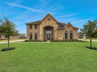 4002 Broadmoor Dr, Mont Belvieu, TX 77523