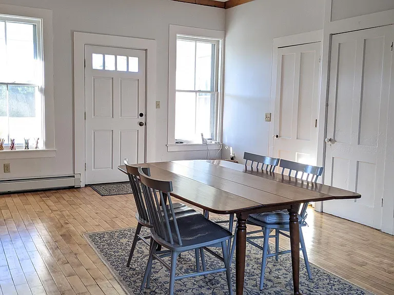 279 Pleasant St #B — Photo 7