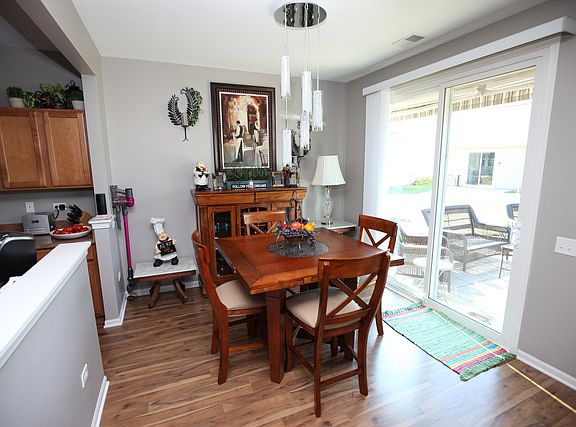 5th image of 627 Washington Dr