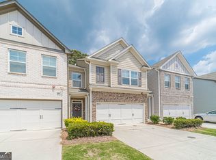 818 Arbor Crowne Dr, Lawrenceville, GA 30045