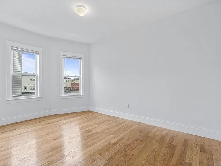 8 Roach St #2 — Photo 5