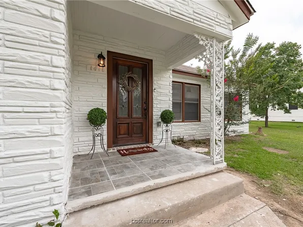 1411 Hoppess St, Bryan, TX 77802