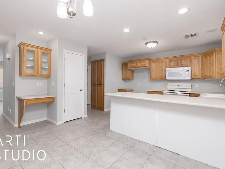 717 W Hafen Ln #6A — Photo 6