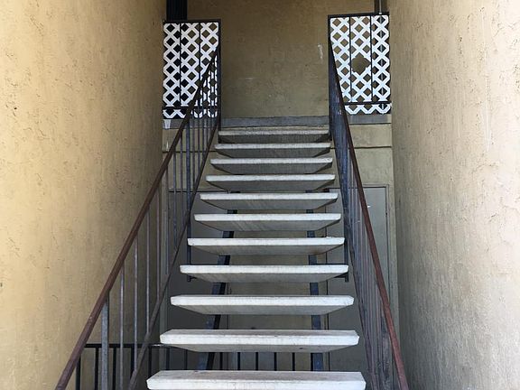 5th image of 903 S Sunshine Ave APT B