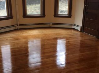 7 Hillside St APT 1, Worcester, MA 01610