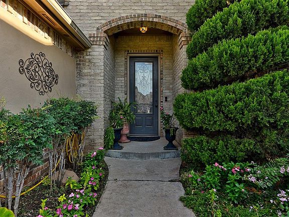 5th image of 9313 SW 30th Pl
