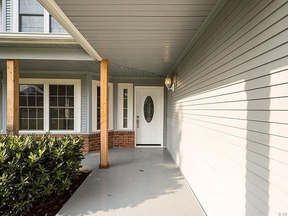 5th image of 18690 Woodbriar Ln
