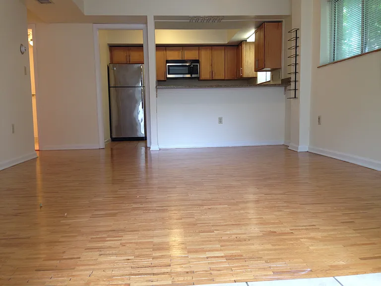348 Franklin St #301 — Photo 23