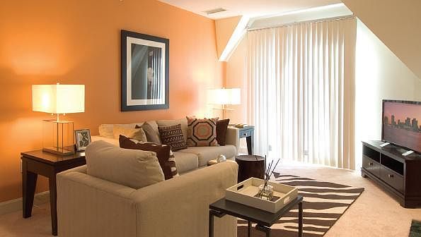 2nd image of 12 Buckingham St #3