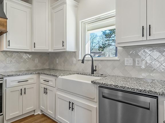 5th image of 17931 W Lakeview Dr