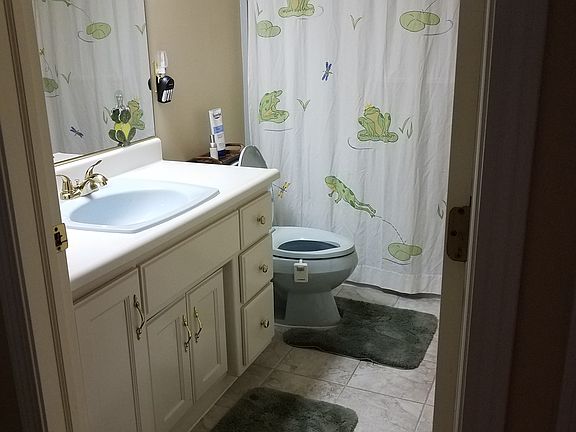 2029 Guest Bath