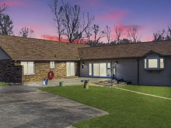 564 Greenapple Dr, Gilbertsville, KY 42044