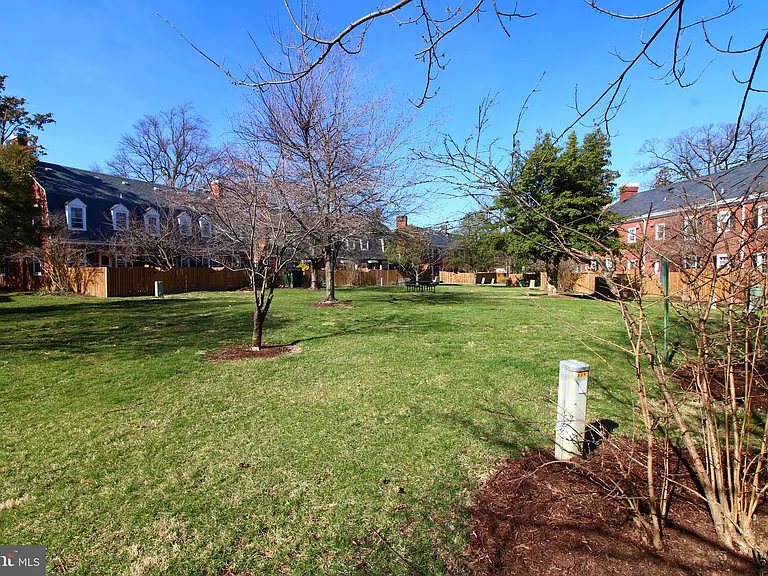 3339 S Stafford St — Photo 25