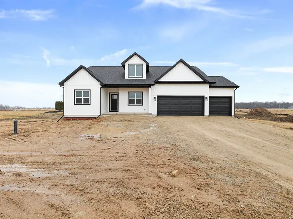 N6261 Blarney Stone Ln, Albany, WI 53520