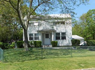 38 Wagon Ln, Centereach, NY 11720