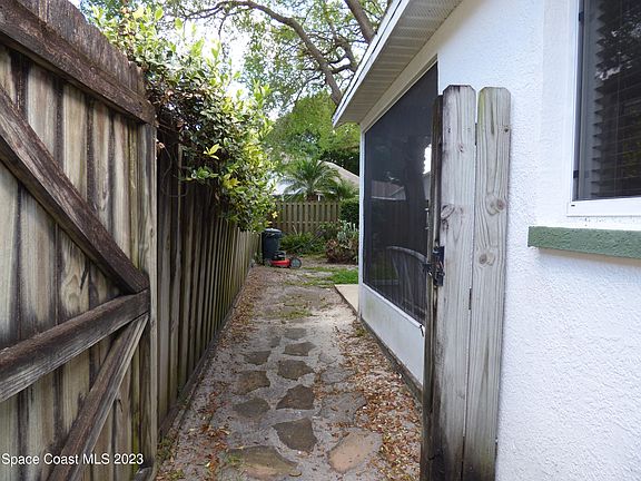 2nd image of 1325 Cypress Bend Cir