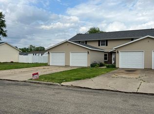 2720 S Skyway Rd, Peoria, IL 61607