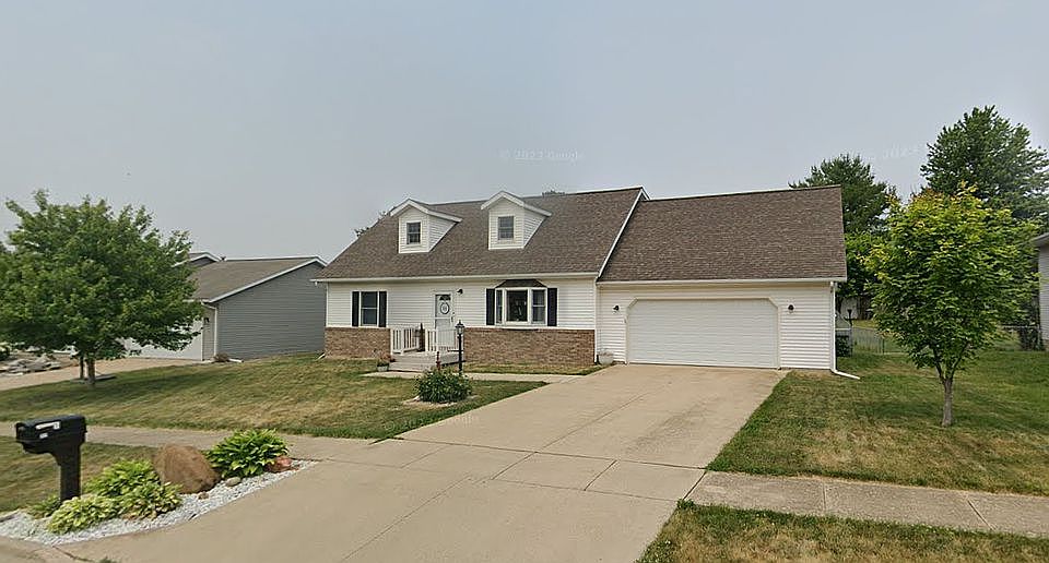 1st image of 901 Dennis Dr
