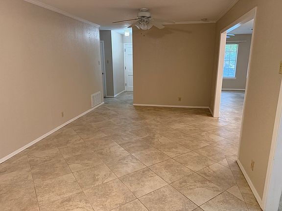3rd image of 101 Crescent Dr