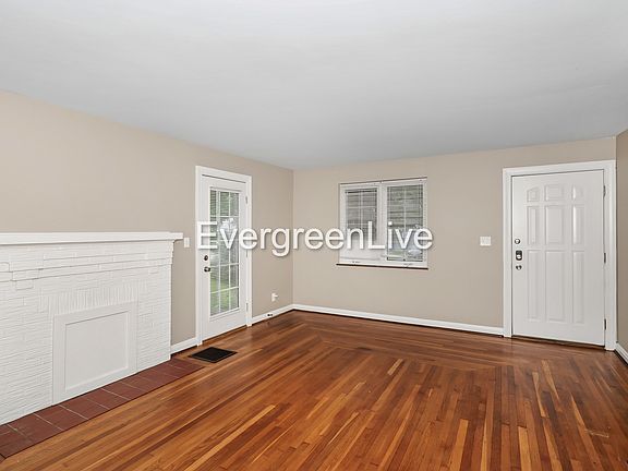 2nd image of 1520 Saint Clair Ave