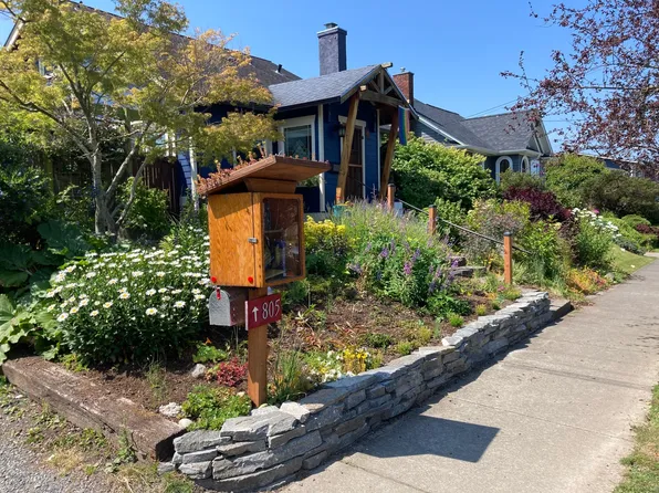 809 W North St, Bellingham, WA 98225