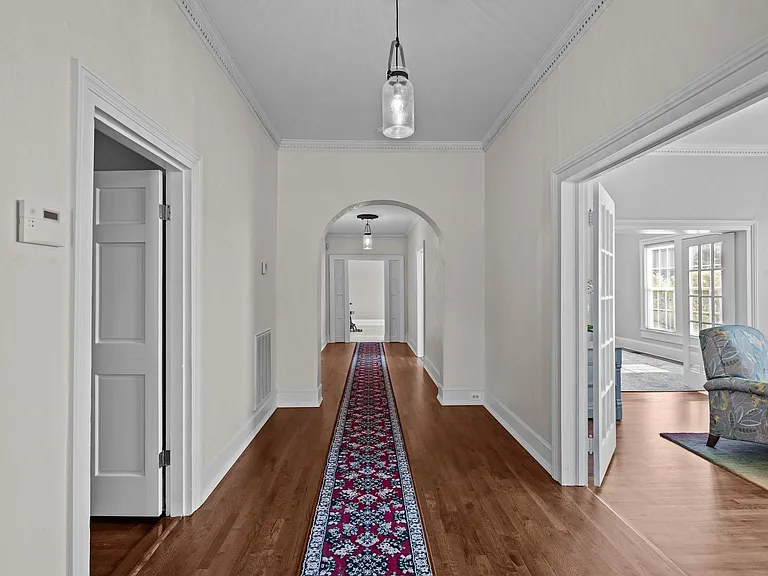 110 N Church St — Photo 3