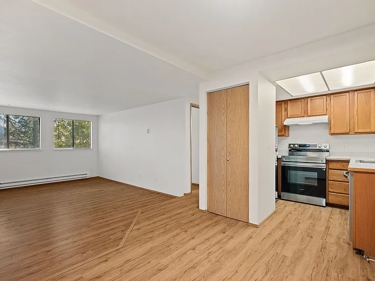 Seattle North Apartments — Photo 40