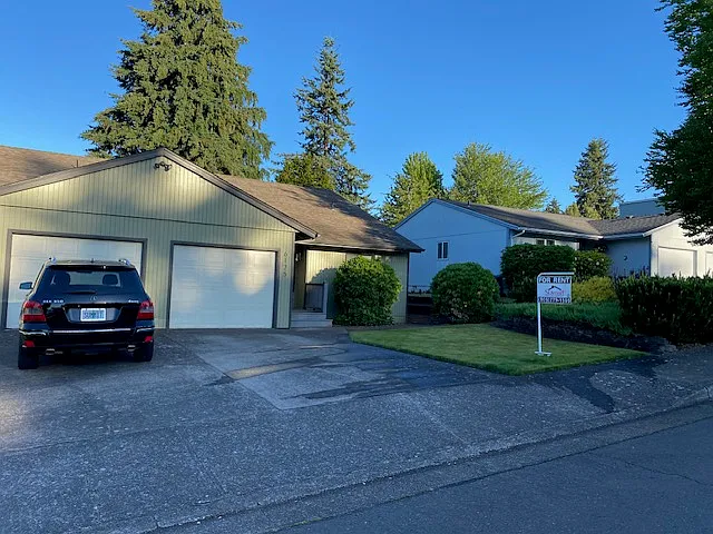 6125 Woodside Dr SE — Photo 2