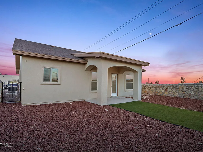 3496 David Palacio Dr — Photo 35