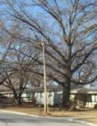 Exterior Neighborhood (street photo)