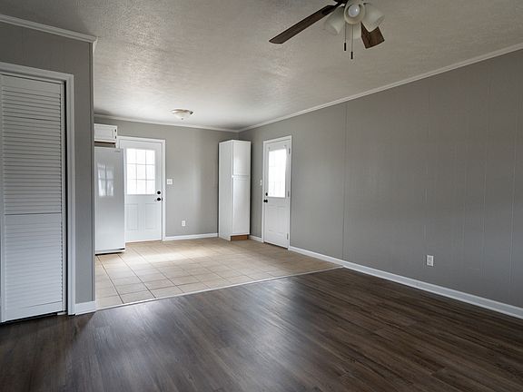 4th image of 810 Berkeley Dr