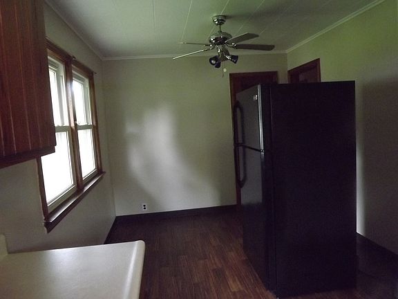 5th image of 579 E Mulberry St