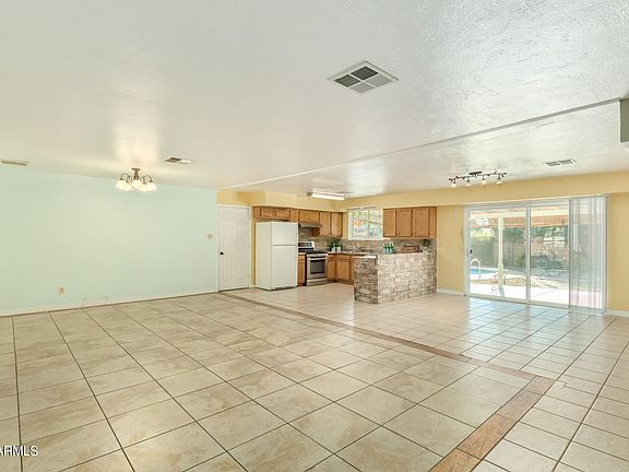 5th image of 4626 N 58th Dr