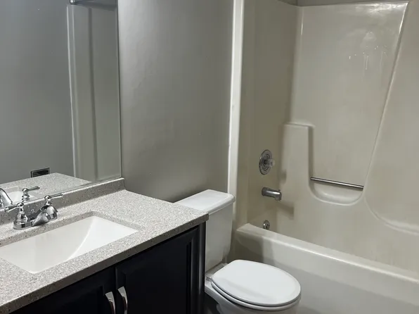 2707 Alder Creek Dr S #4, North Tonawanda, NY 14120