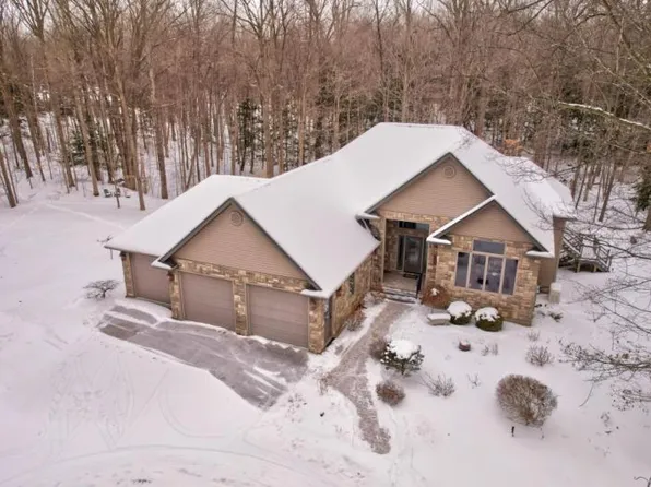 564 Butternut Crk, Caro, MI 48723