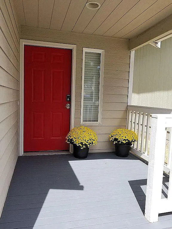 3 bed, 2.5 bath, 1389 sqft, $2,699 — Photo 2